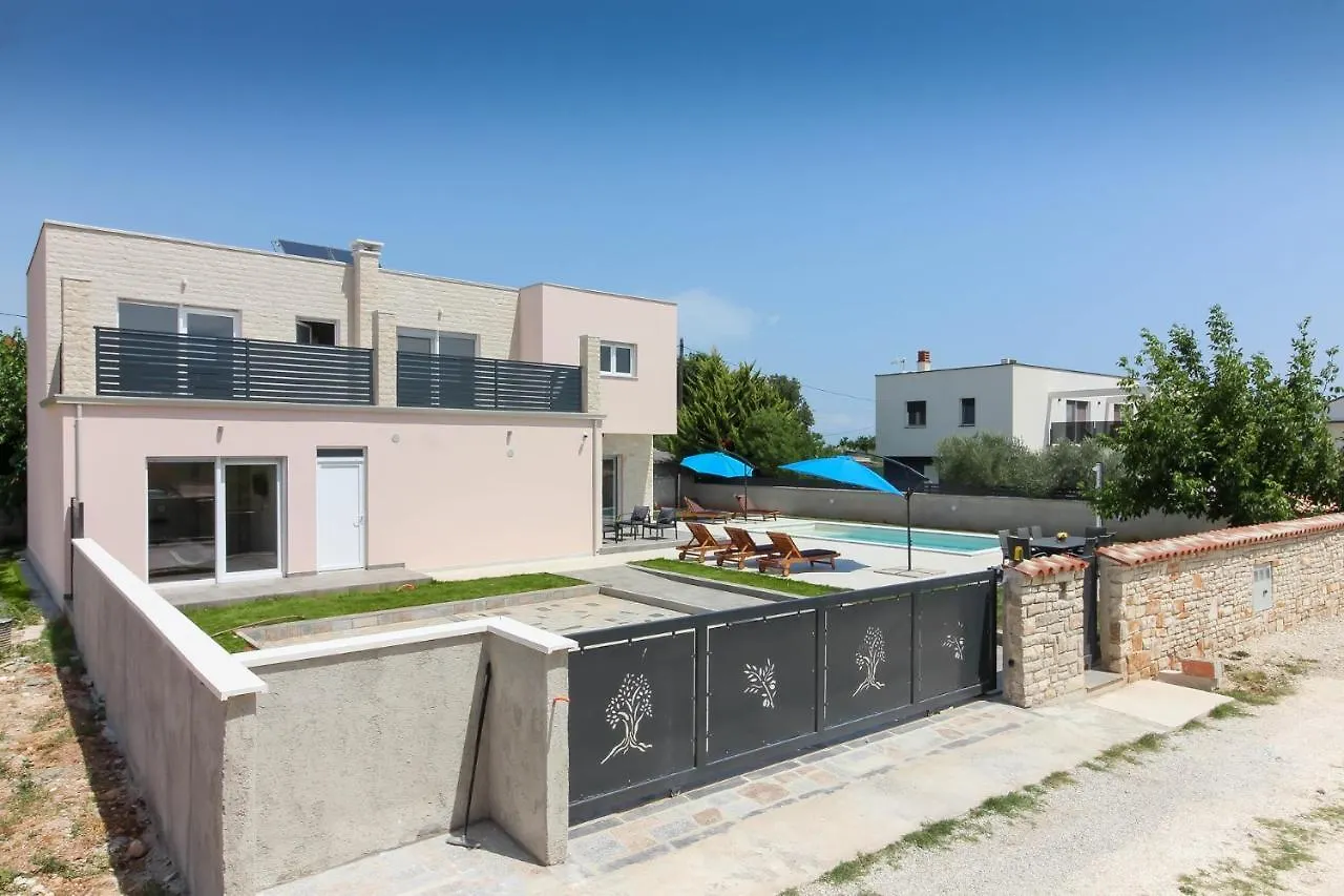 New Modern Villa Gogo With Private Pool Near The Beach And Town Of Pula By Wiibuk Sisan
